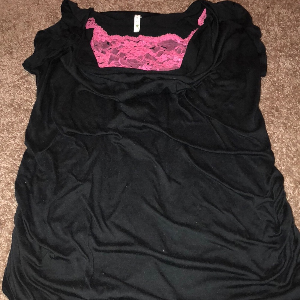Scoop neck, lace bra short sleeve tee